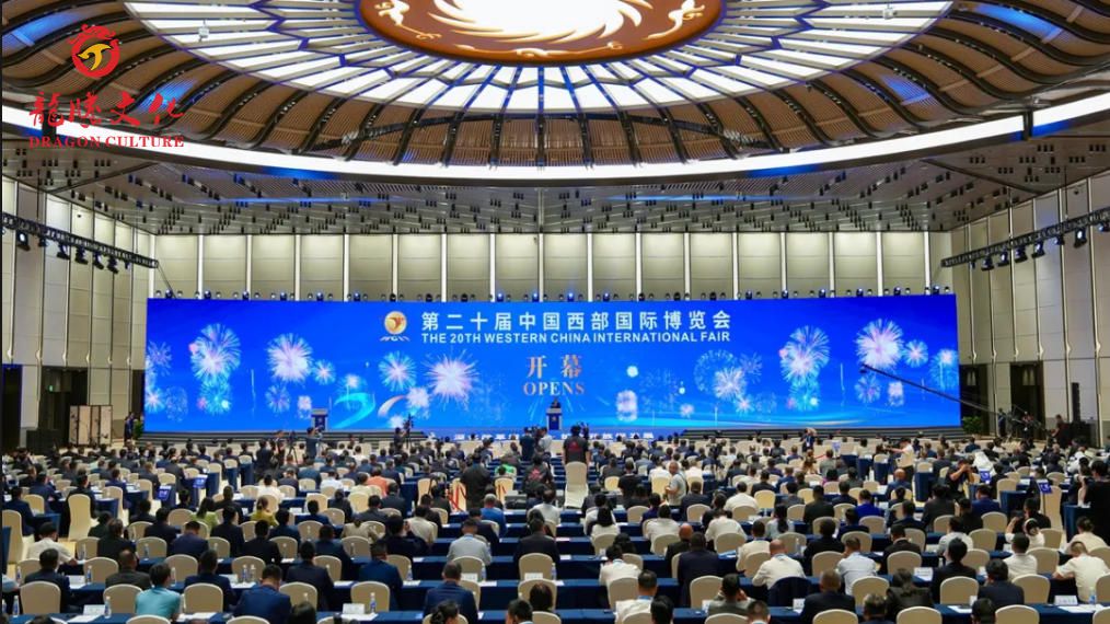 龙腾文化"百花女神"灯组亮相西博会获多方肯定